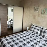 комфорт, близо до летището Apartment *