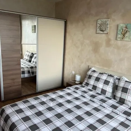 комфорт, близо до летището Apartamento *