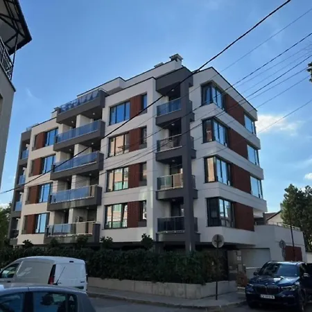 Apartamento комфорт, близо до летището