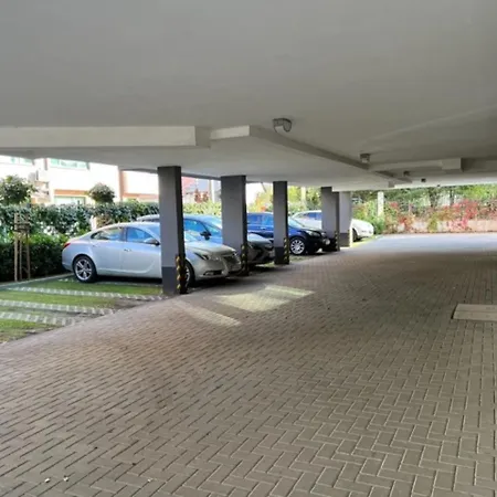 Apartamento комфорт, близо до летището