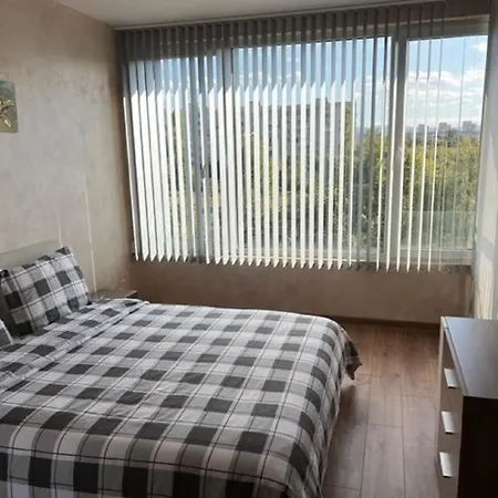 комфорт, близо до летището Apartamento Sófia