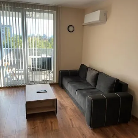 комфорт, близо до летището Apartamento Sófia